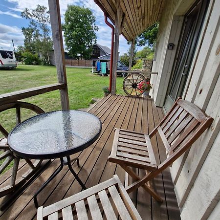 Piibelehe Guest Accommodation Kuressaare Exterior photo
