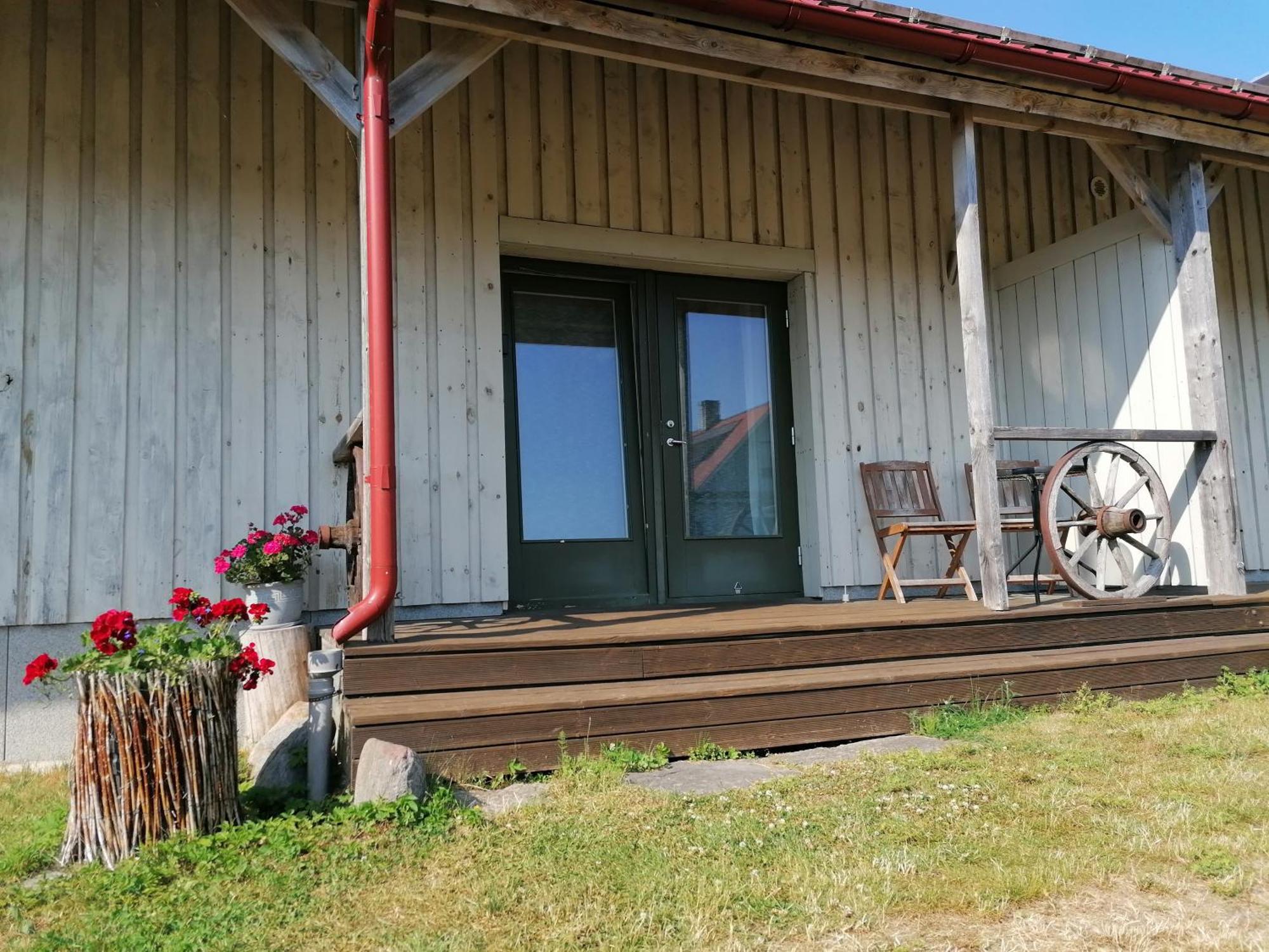 Piibelehe Guest Accommodation Kuressaare Exterior photo
