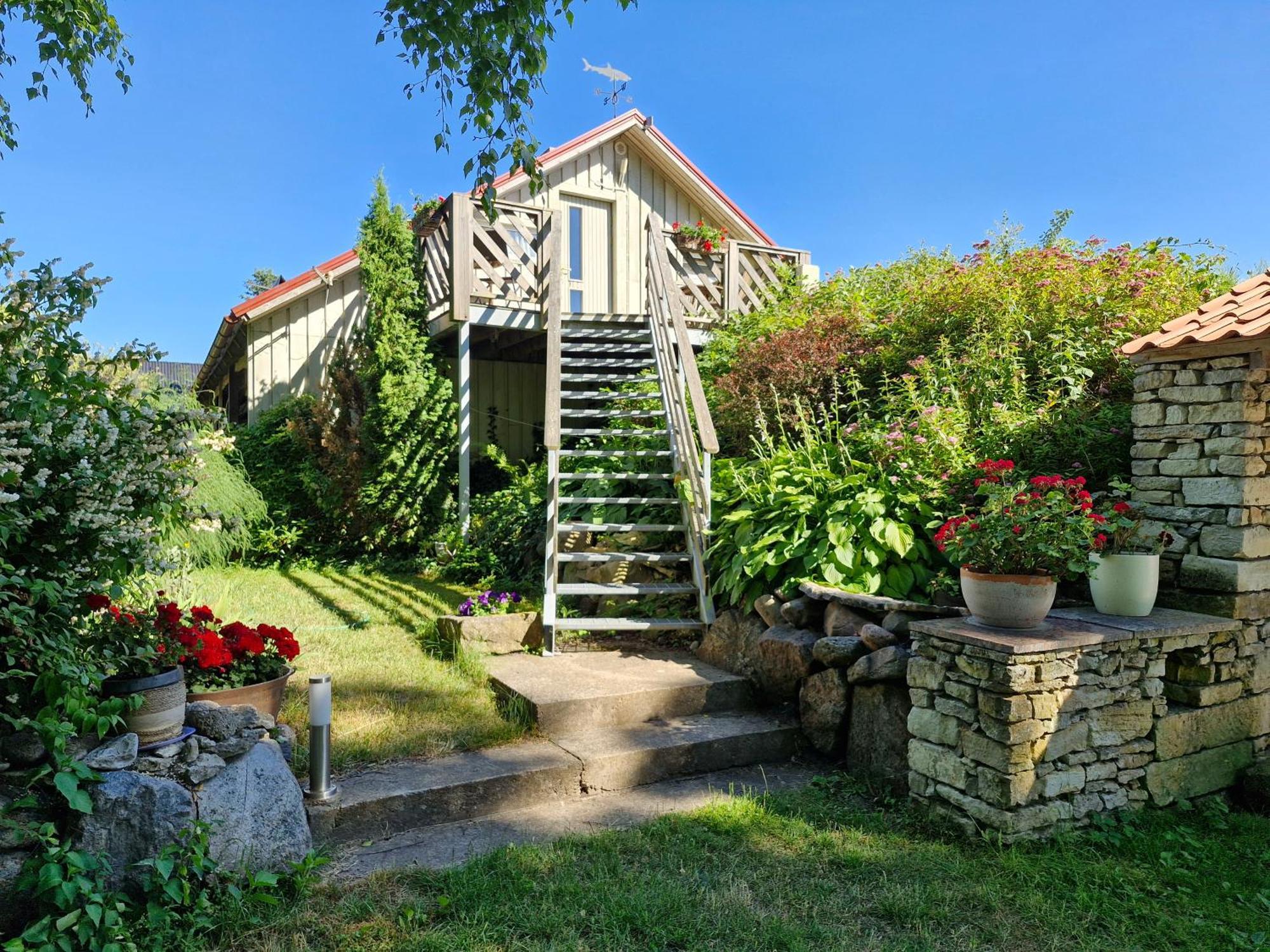 Piibelehe Guest Accommodation Kuressaare Exterior photo