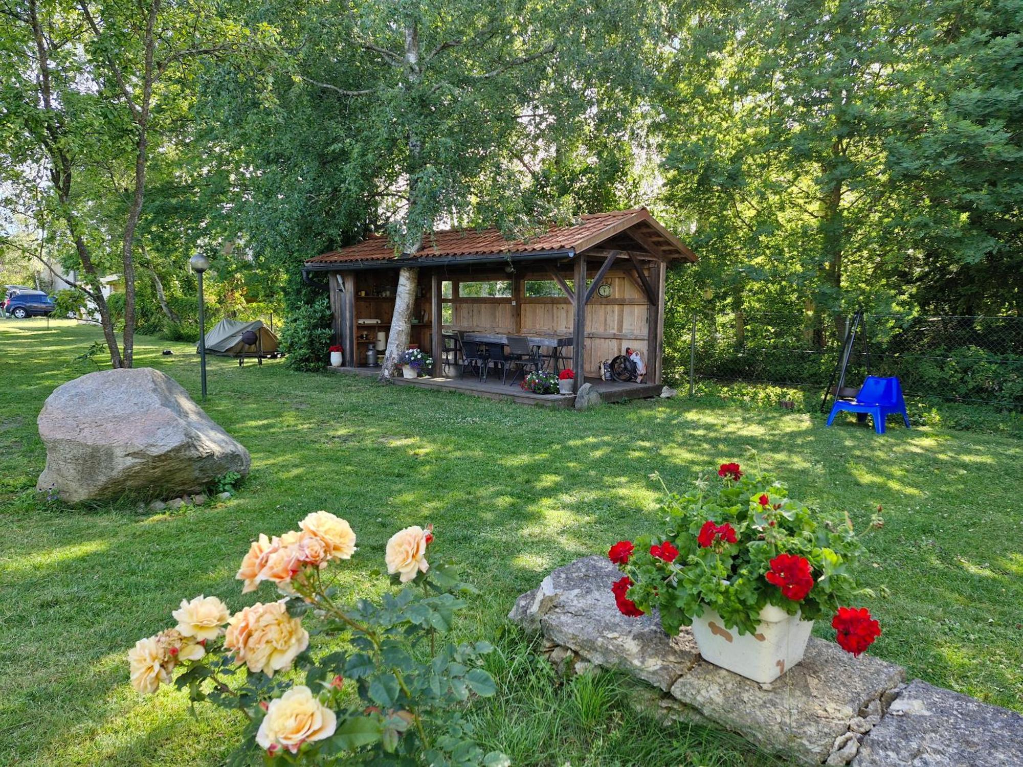Piibelehe Guest Accommodation Kuressaare Exterior photo